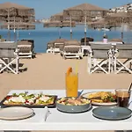 Agia Anna Beachfront Boutique Otel 3*