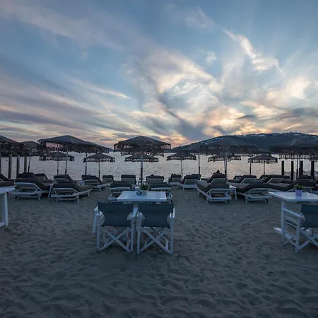 Agia Anna Beachfront Boutique 3* 프라가
