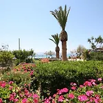 酒店 Agia Anna Beachfront Boutique