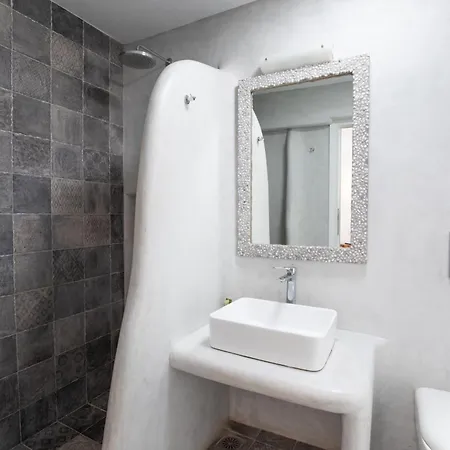 Agia Anna Beachfront Boutique ホテル 3*