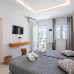 Agia Anna Beachfront Boutique מלון