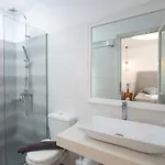מלון Agia Anna Beachfront Boutique