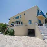 Agia Anna Beachfront Boutique מלון